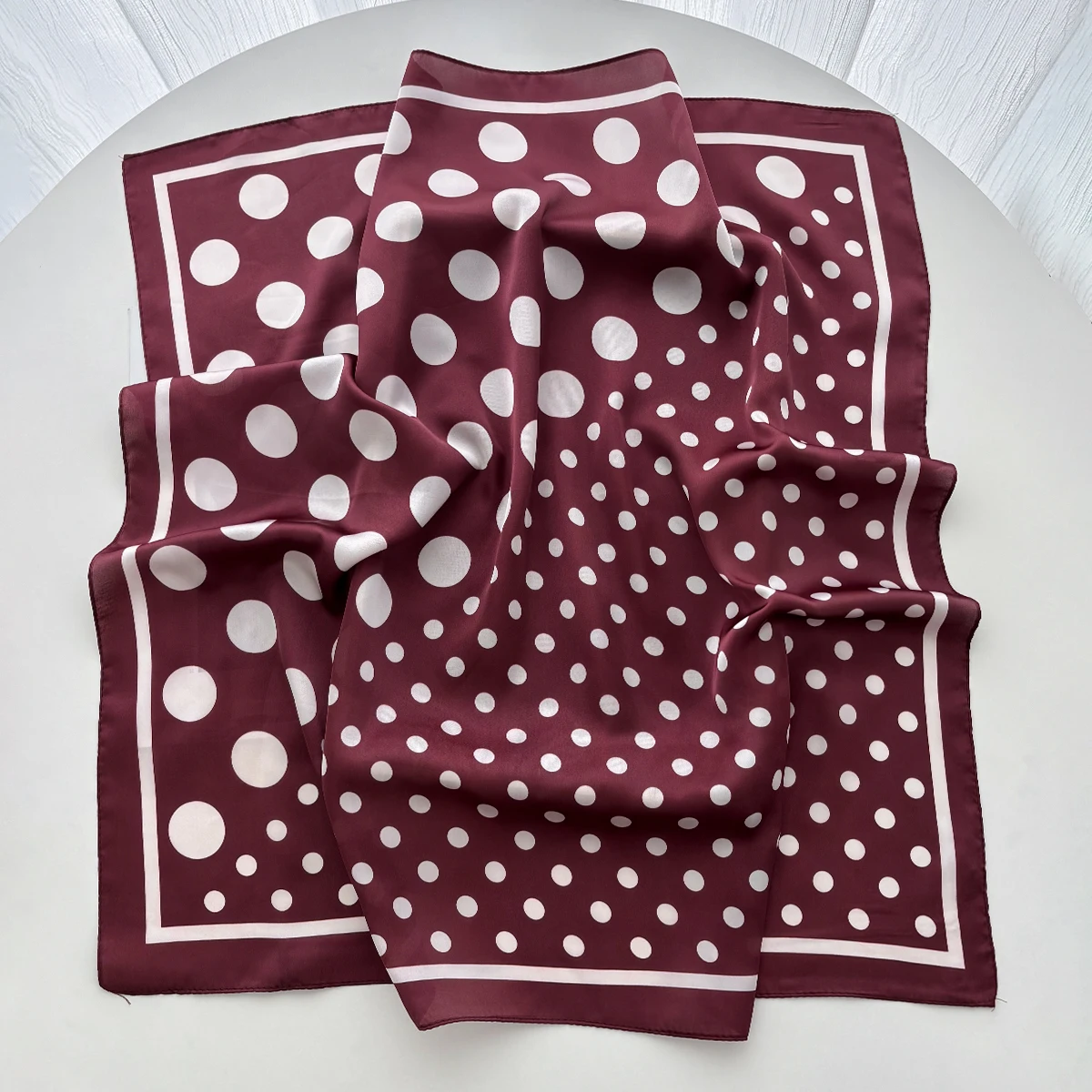 Dames elegante zachte satijnen - Face Scarf Mask recensie en prijs