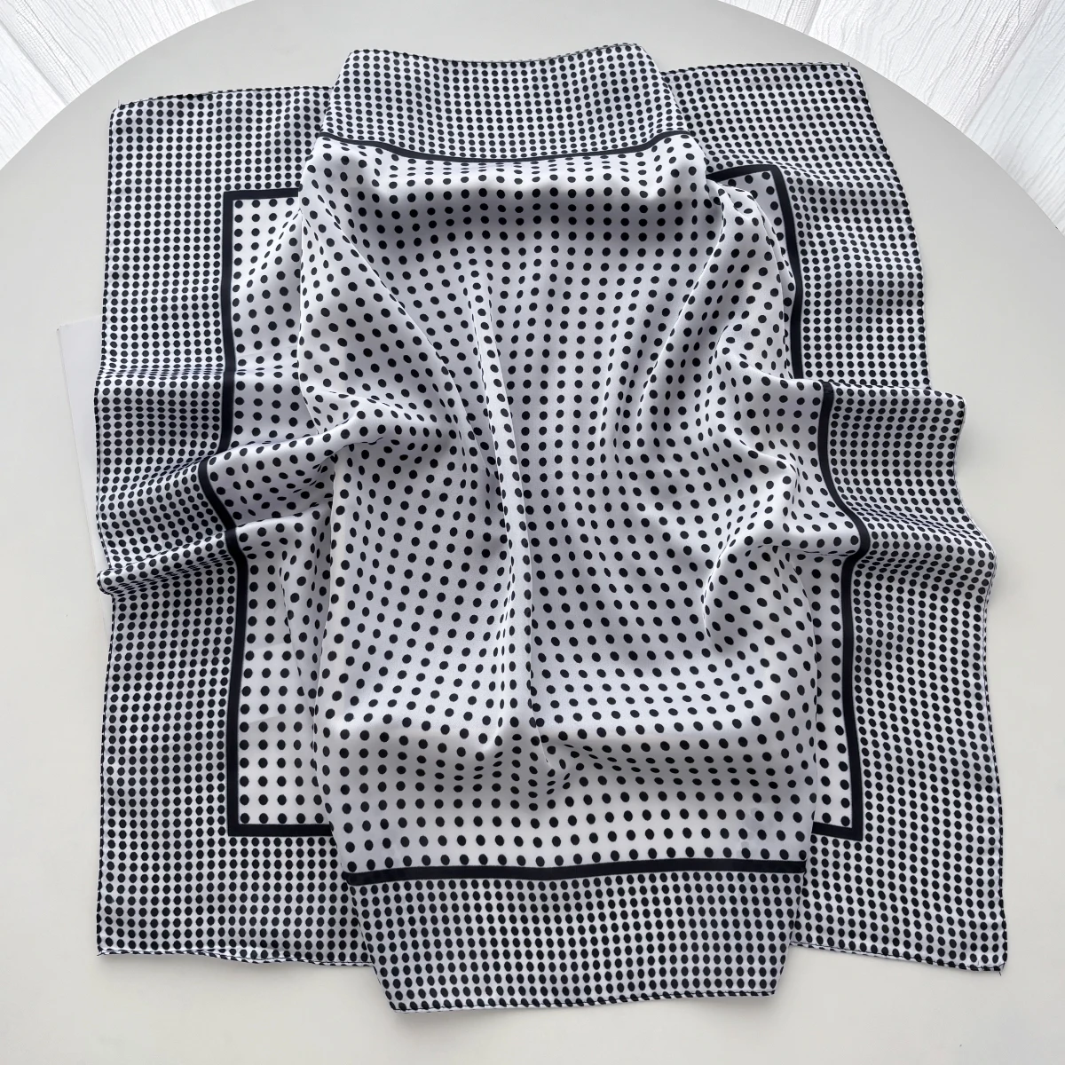 Dames elegante zachte satijnen - Face Scarf Mask recensie en prijs