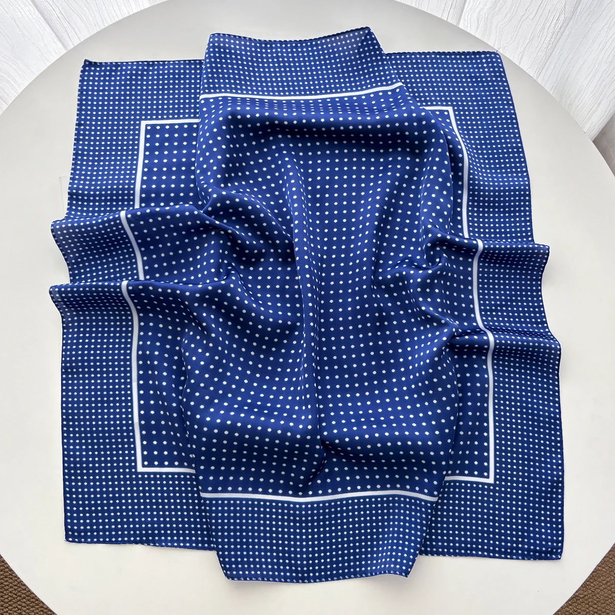 Dames elegante zachte satijnen - Face Scarf Mask recensie en prijs