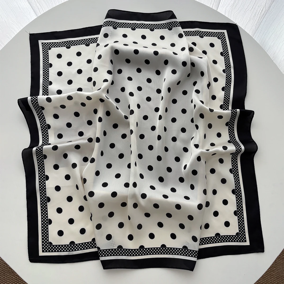 Dames elegante zachte satijnen - Face Scarf Mask recensie en prijs