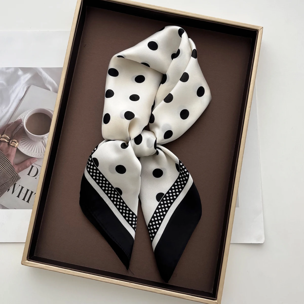 Dames elegante zachte satijnen - Face Scarf Mask recensie en prijs