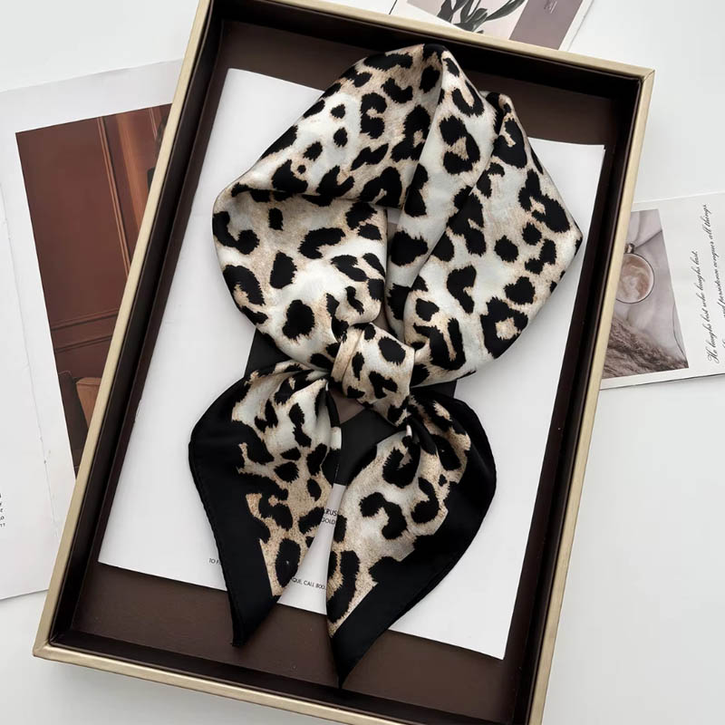 Luxe Luipaard Print Vrouwelijk - Face Scarf Mask recensie en prijs