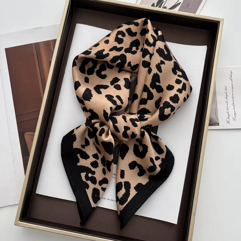 Luxe Luipaard Print Vrouwelijk - Face Scarf Mask recensie en prijs