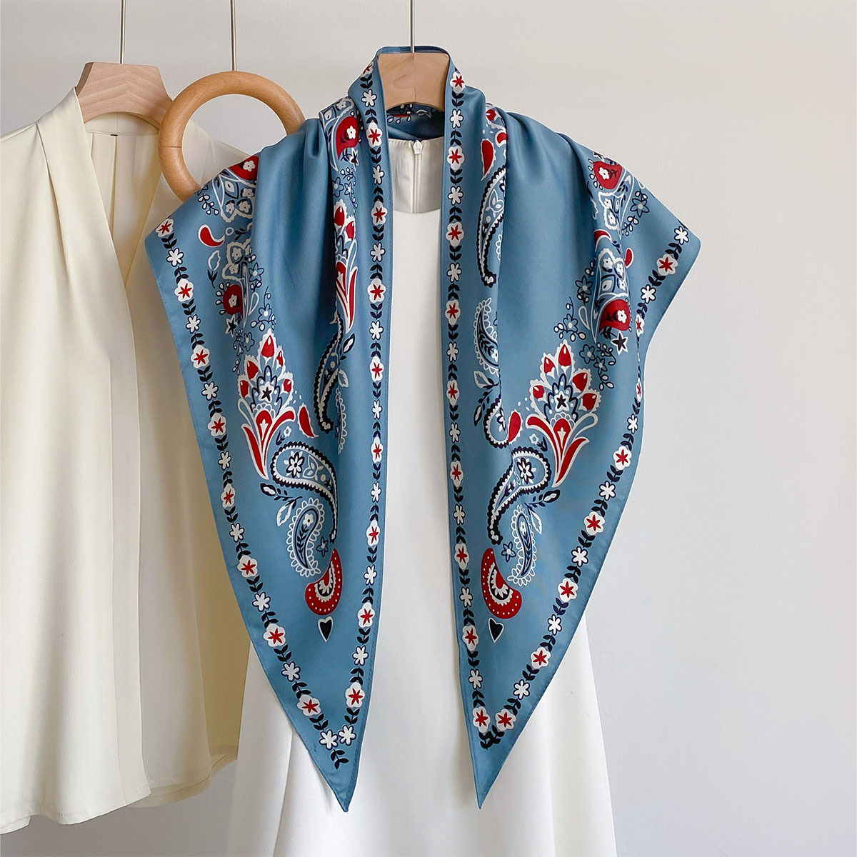 Prachtige nieuwe satijnen drie - Face Scarf Mask recensie en prijs